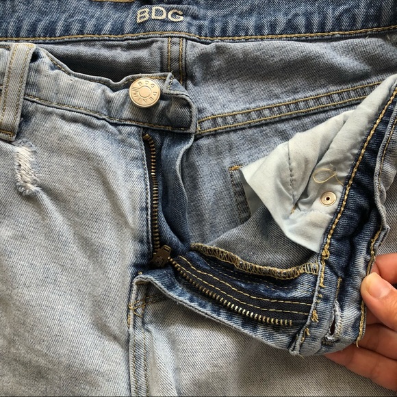 BDG | Slim Boyfriend Distressed Jeans - Picture 5 of 10